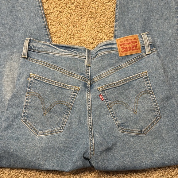 Levi's Ribcage Straight Ankle Jeans - Picture 2 of 4